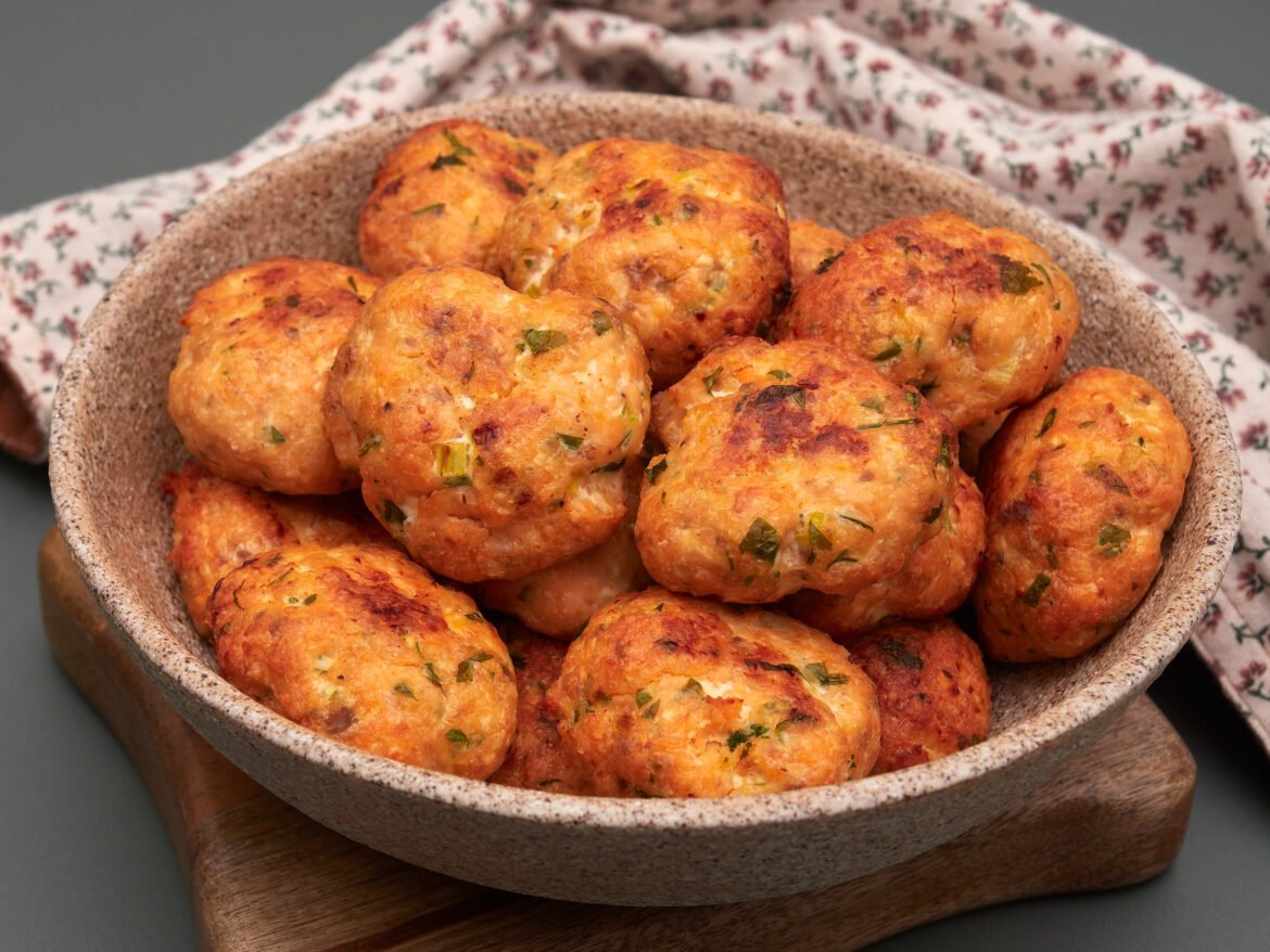 Oven-Baked Salmon Meatballs